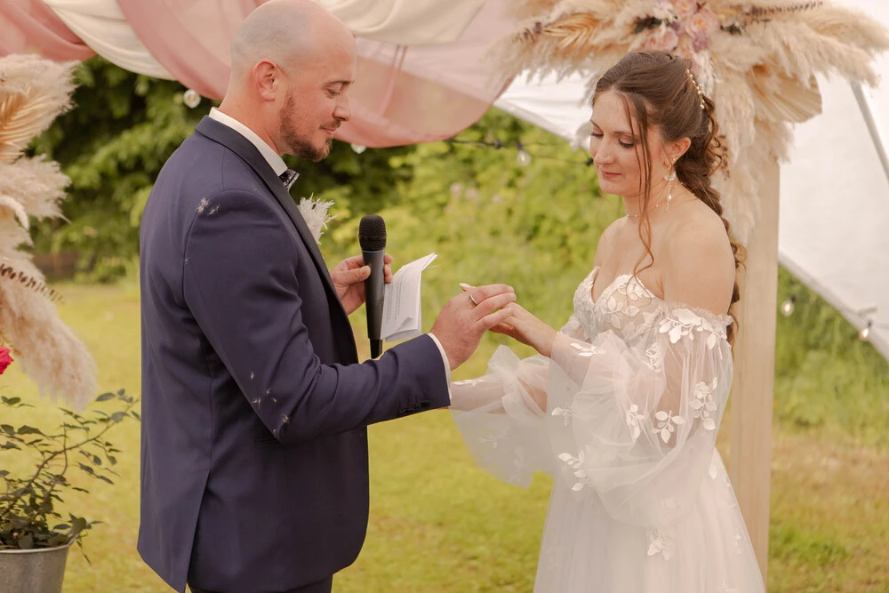 Cérémonie laïque de mariage à Ville sur Lumes